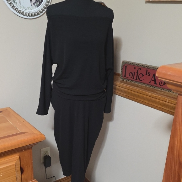 Dresses & Skirts - Elegant Black Off-Shoulder Dress